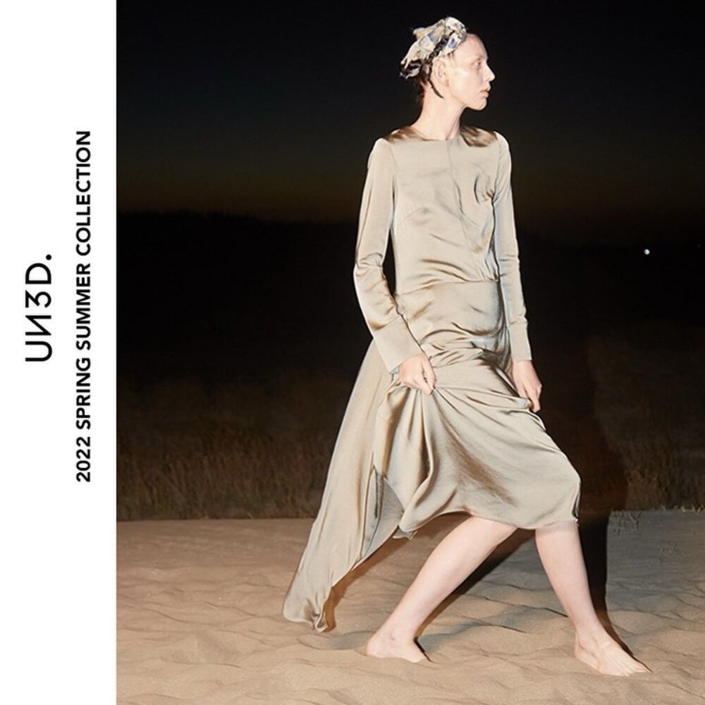 UN3D. Back flare Satin Maxi Dress Sage Green Size 38 / 2